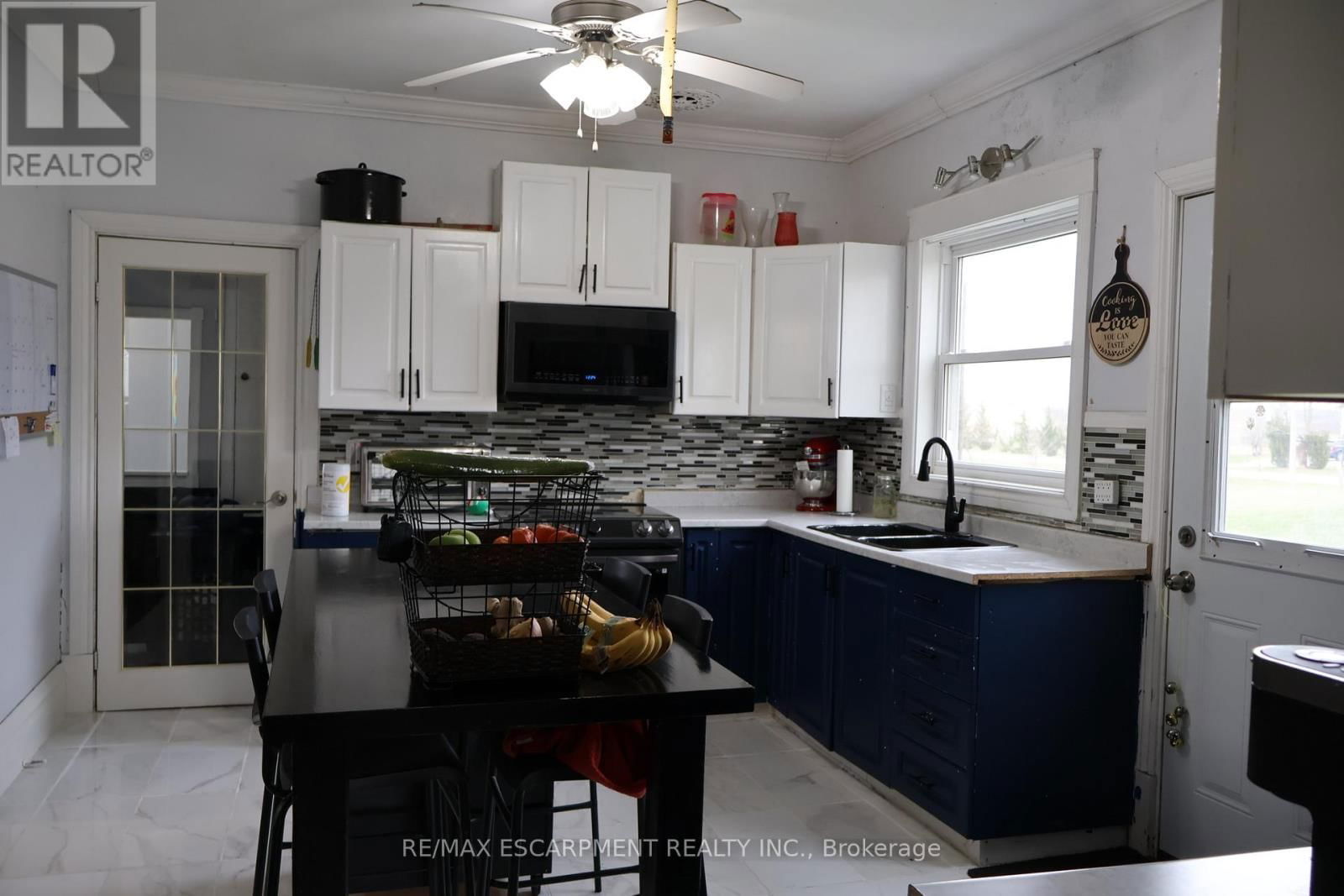 2313 ST ANNS ROAD Image 13