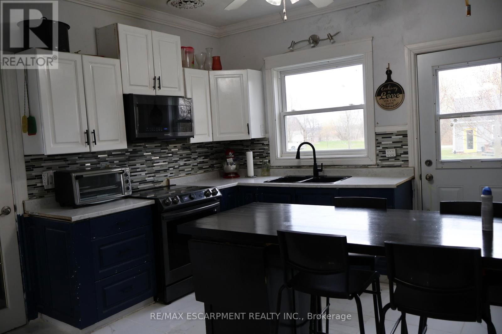 2313 ST ANNS ROAD Image 14