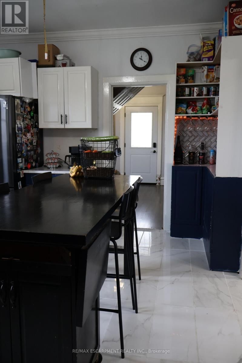 2313 ST ANNS ROAD Image 15