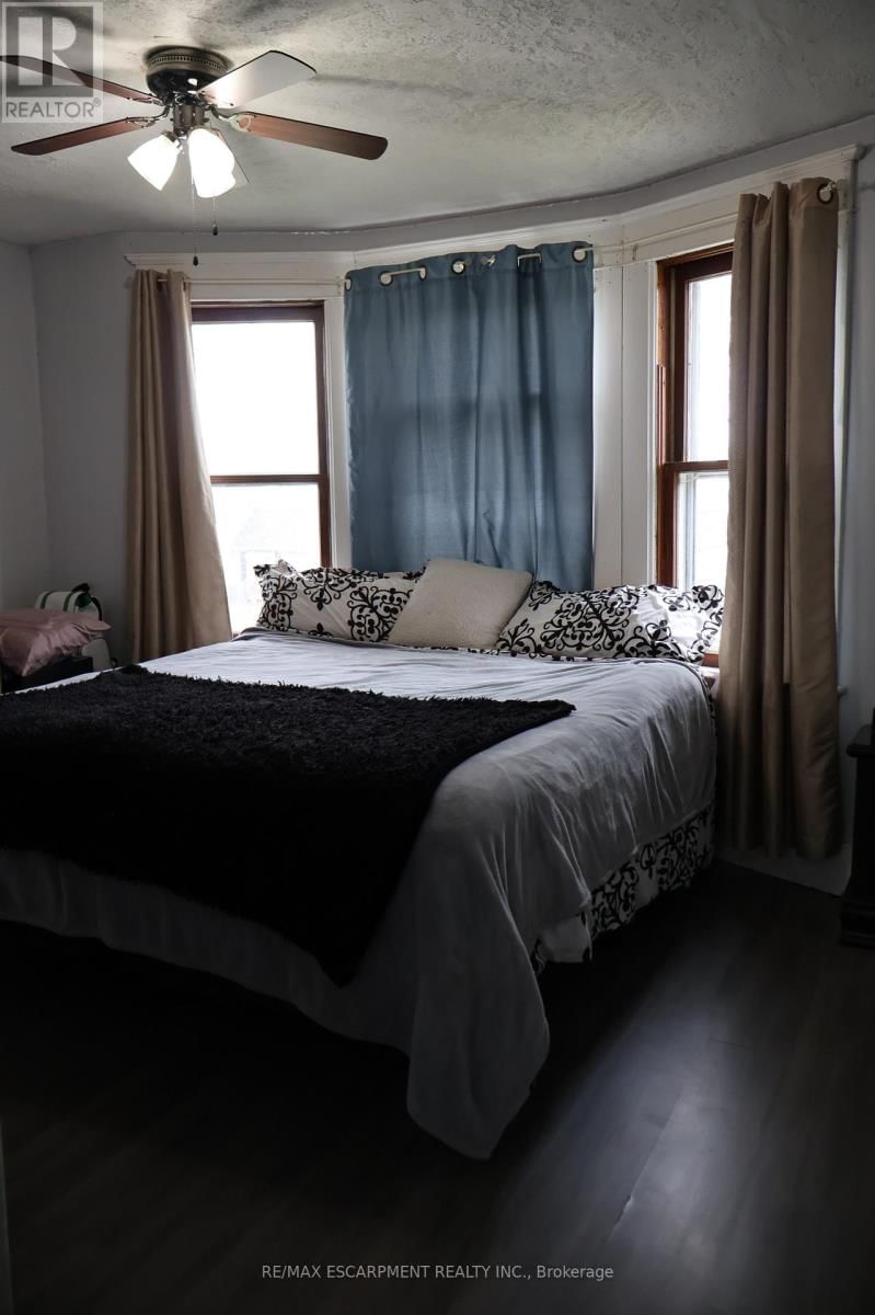 2313 ST ANNS ROAD Image 25