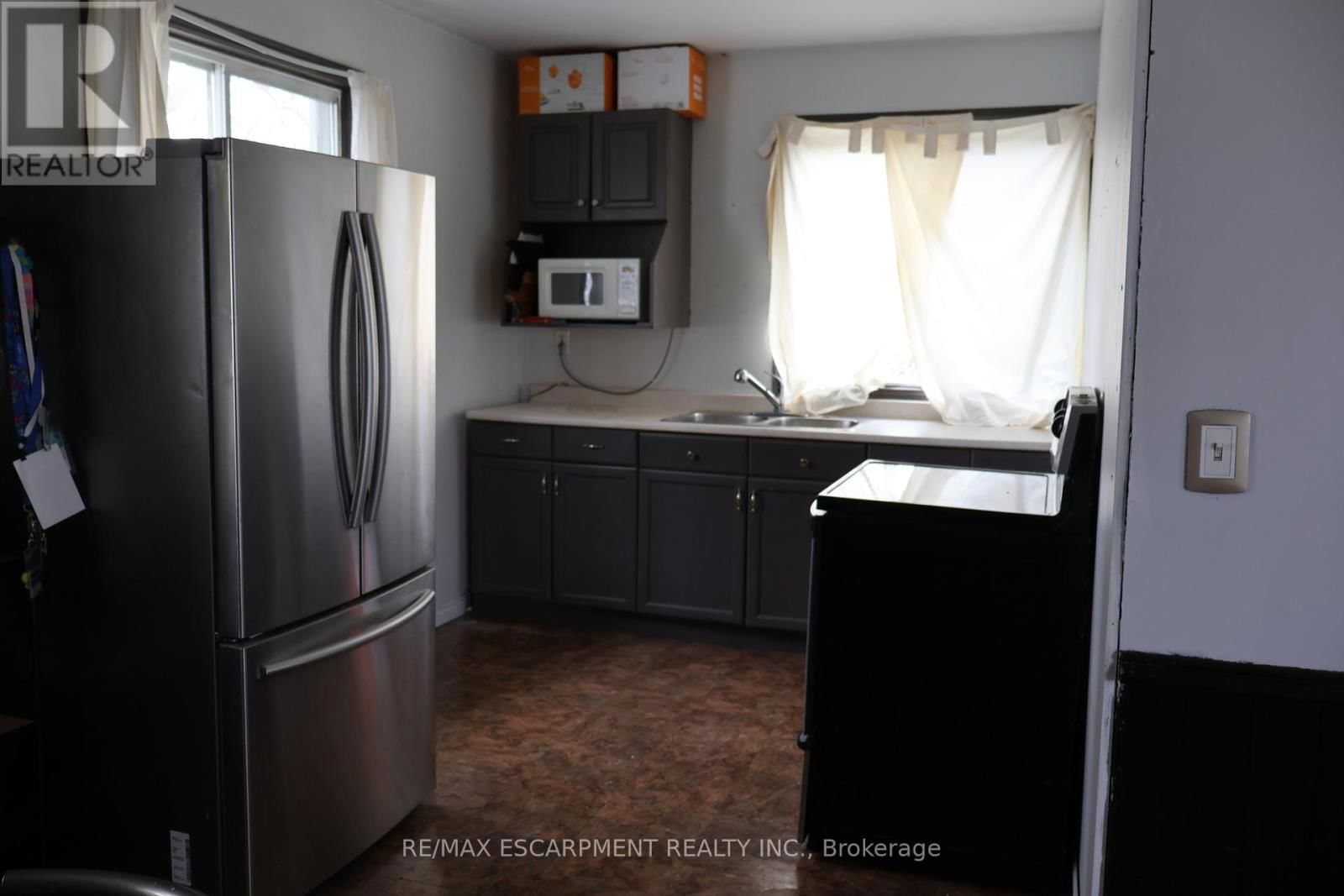 2313 ST ANNS ROAD Image 31