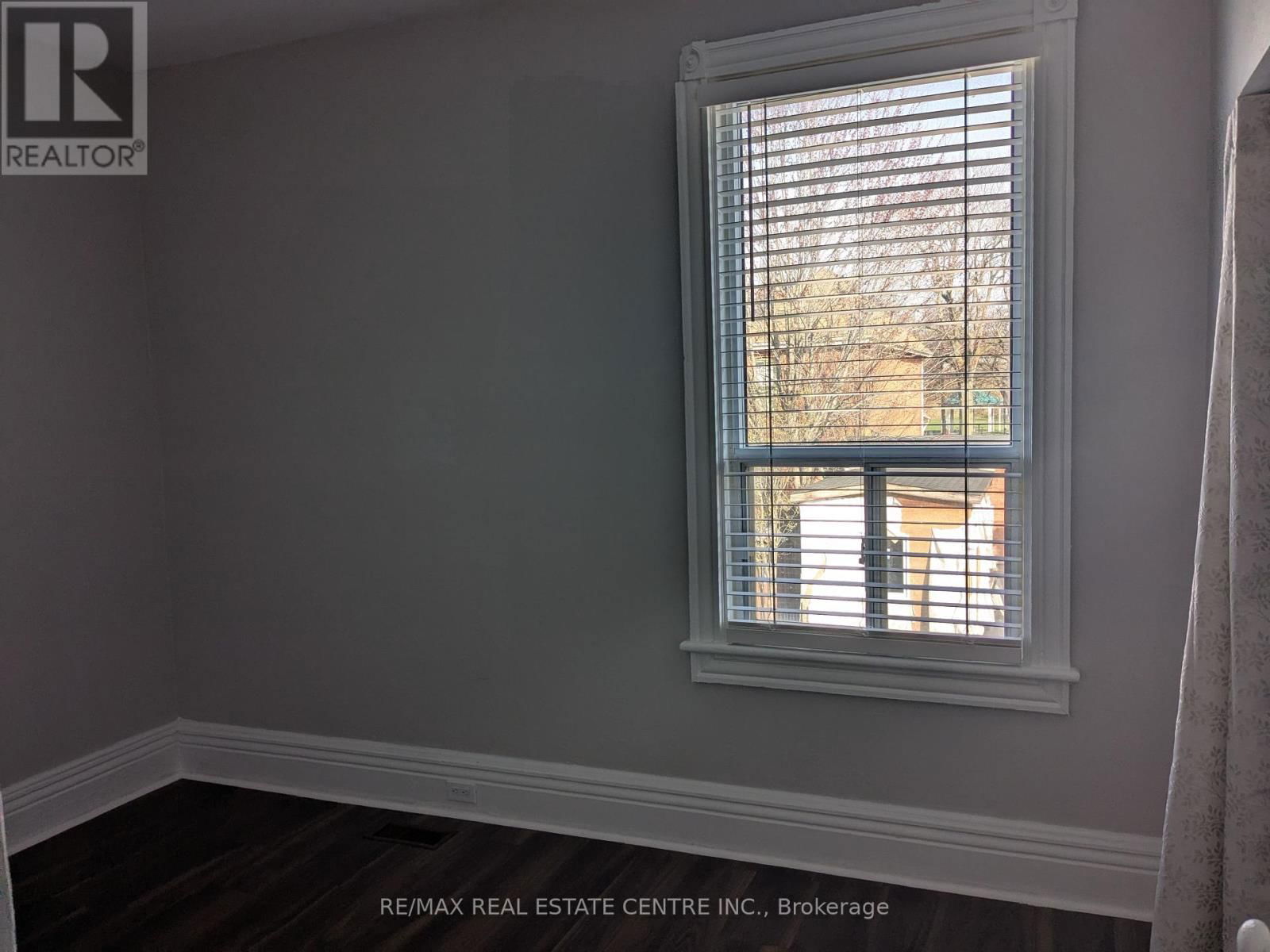 153 WELLINGTON STREET SOUTH Image 15
