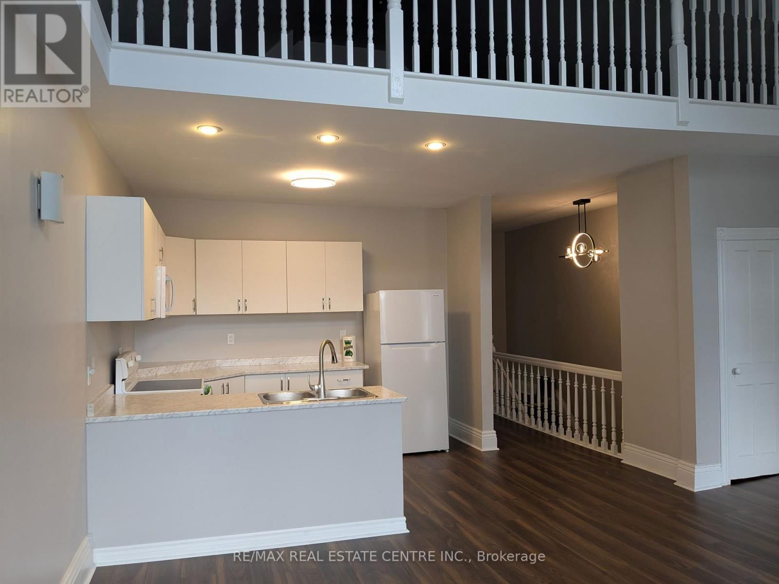 153 WELLINGTON STREET SOUTH Image 8