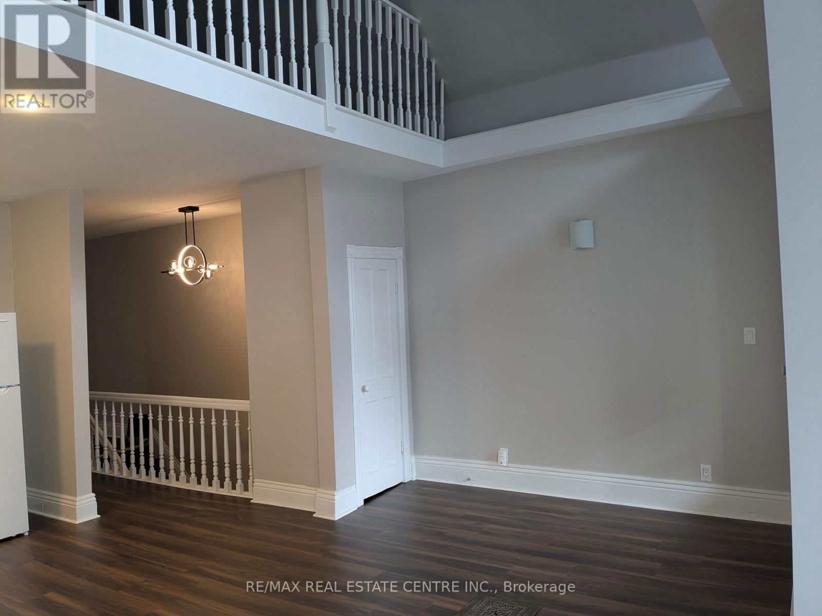 153 WELLINGTON STREET SOUTH Image 9