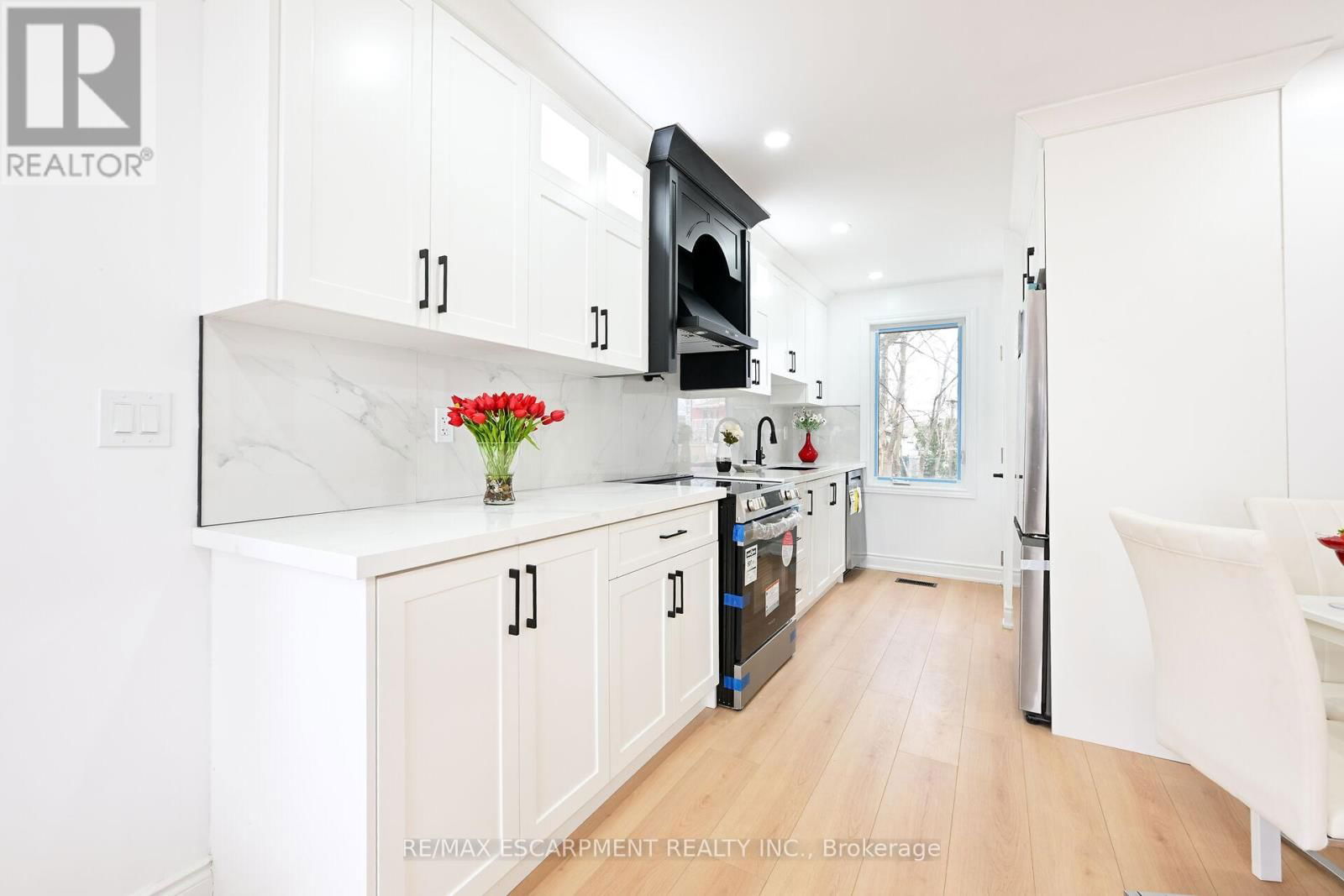 35 DOROTHY STREET Image 10