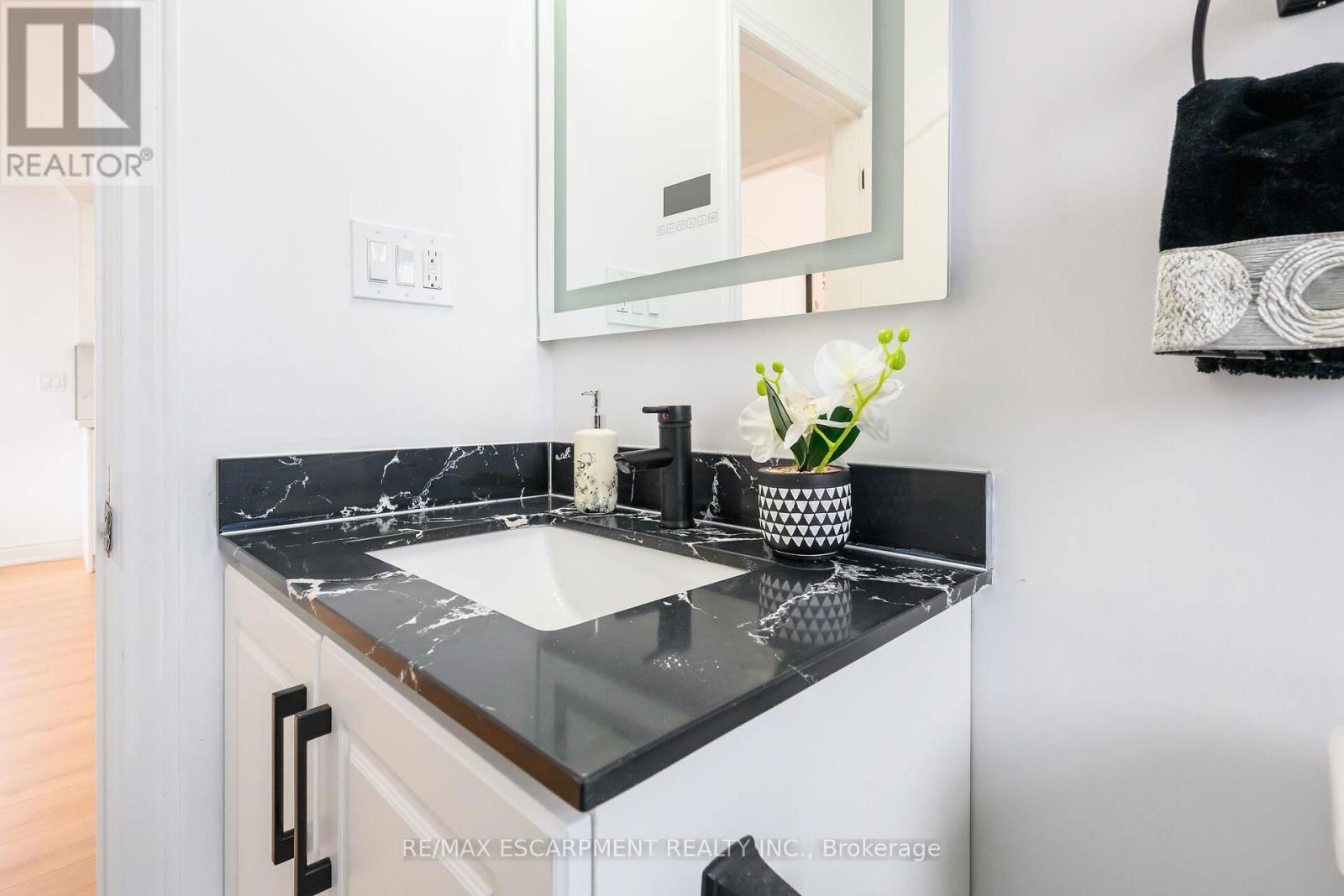 35 DOROTHY STREET Image 21