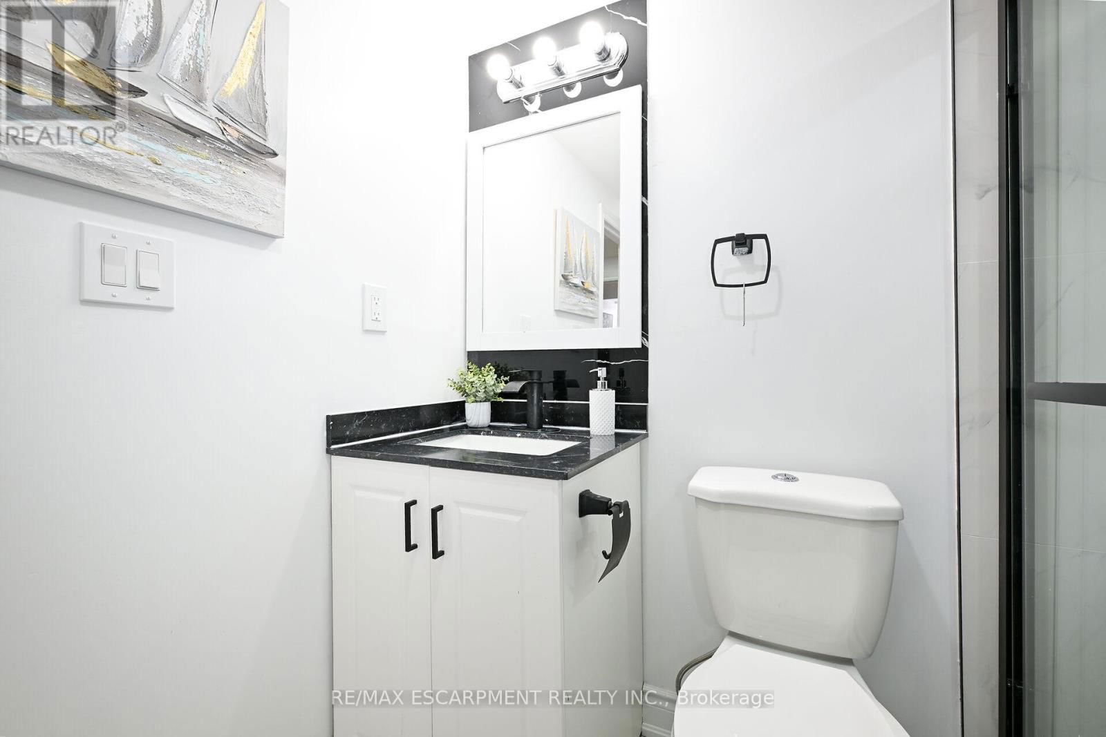 35 DOROTHY STREET Image 31