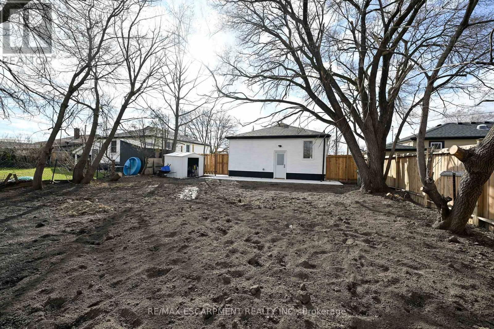 35 DOROTHY STREET Image 39