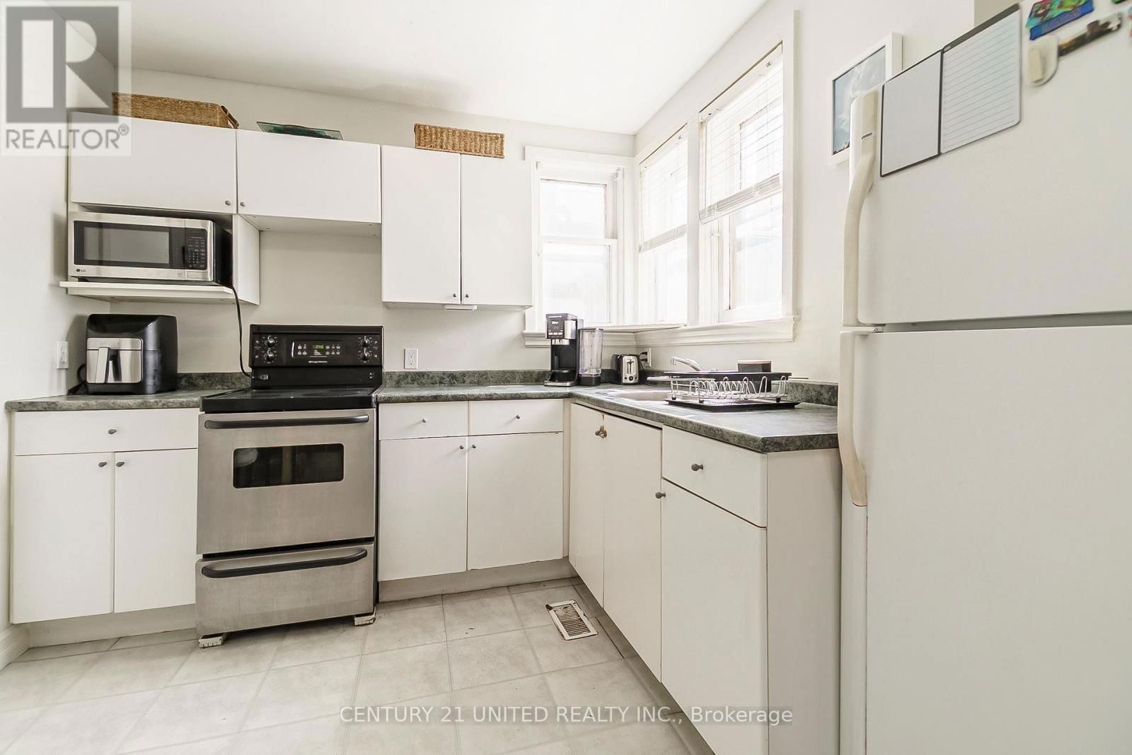 319 ELIAS AVENUE Image 10