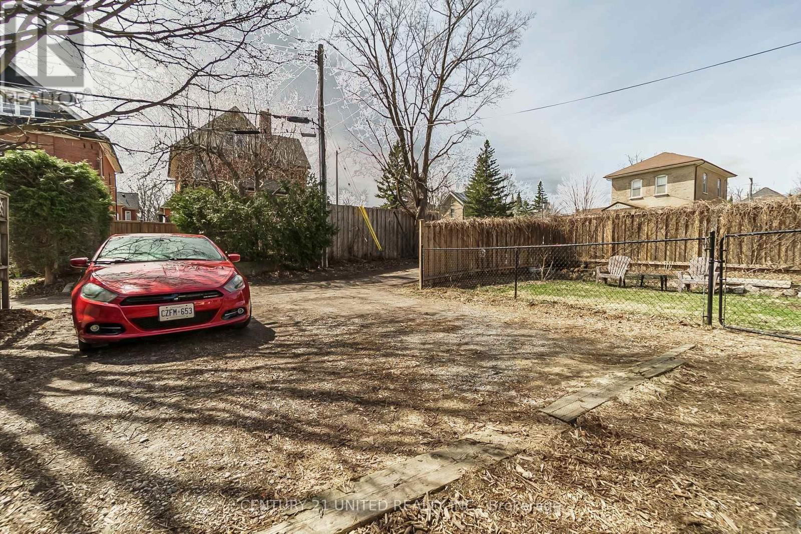 319 ELIAS AVENUE Image 24