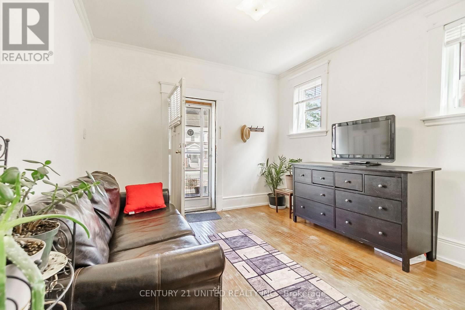 319 ELIAS AVENUE Image 6