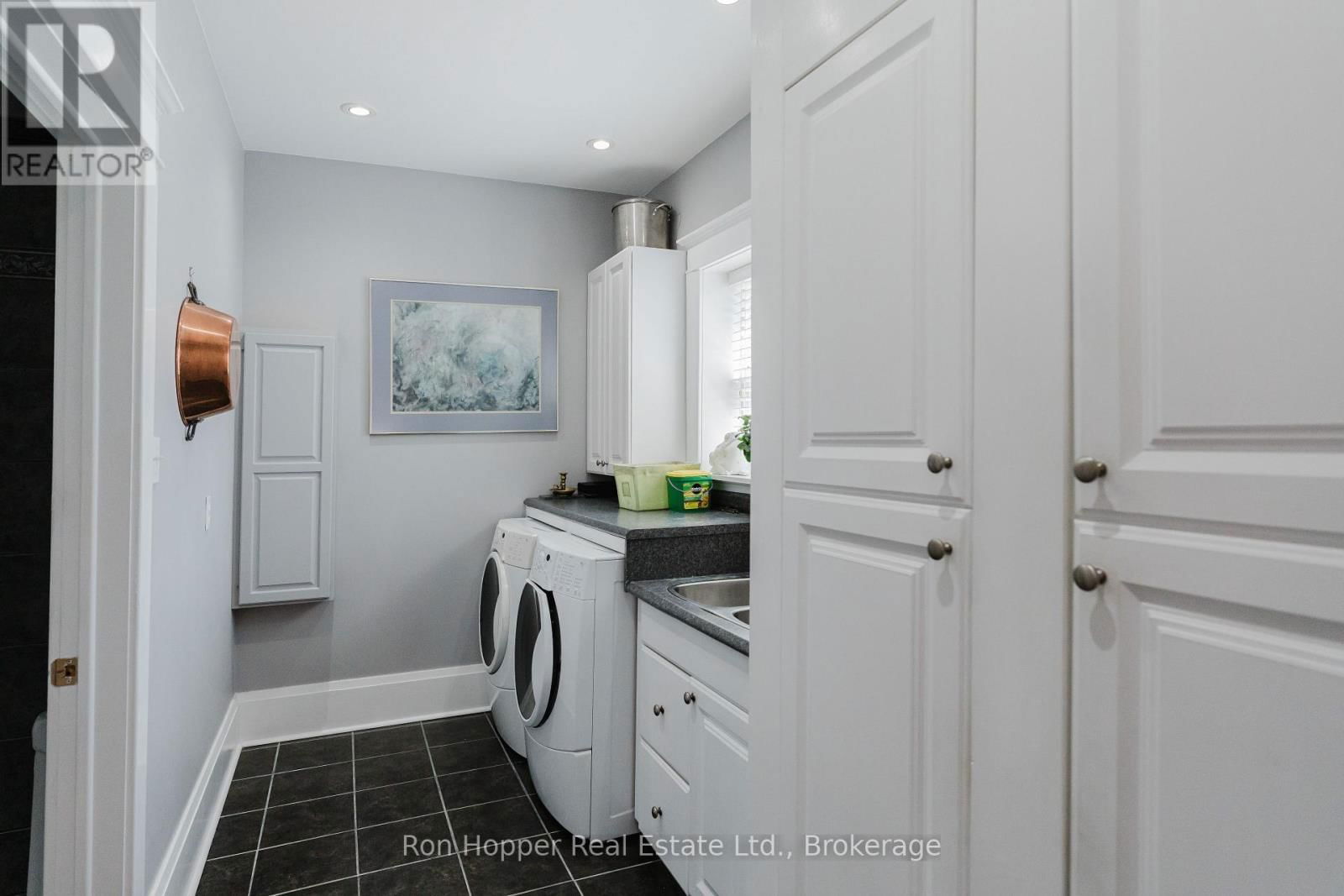 525 9TH STREET EAST Image 12
