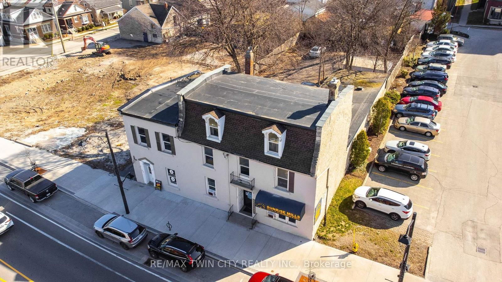 840-846 KING STREET EAST Image 3