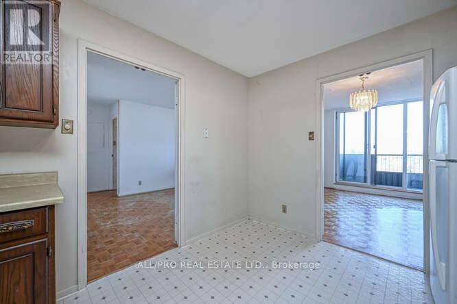 Unit 1215 - 2951 RIVERSIDE DRIVE EAST Image 9