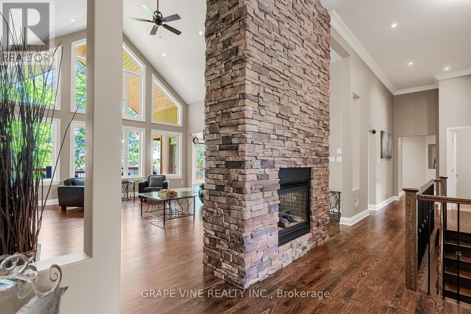 515 WEST LAKE CIRCLE Image 16