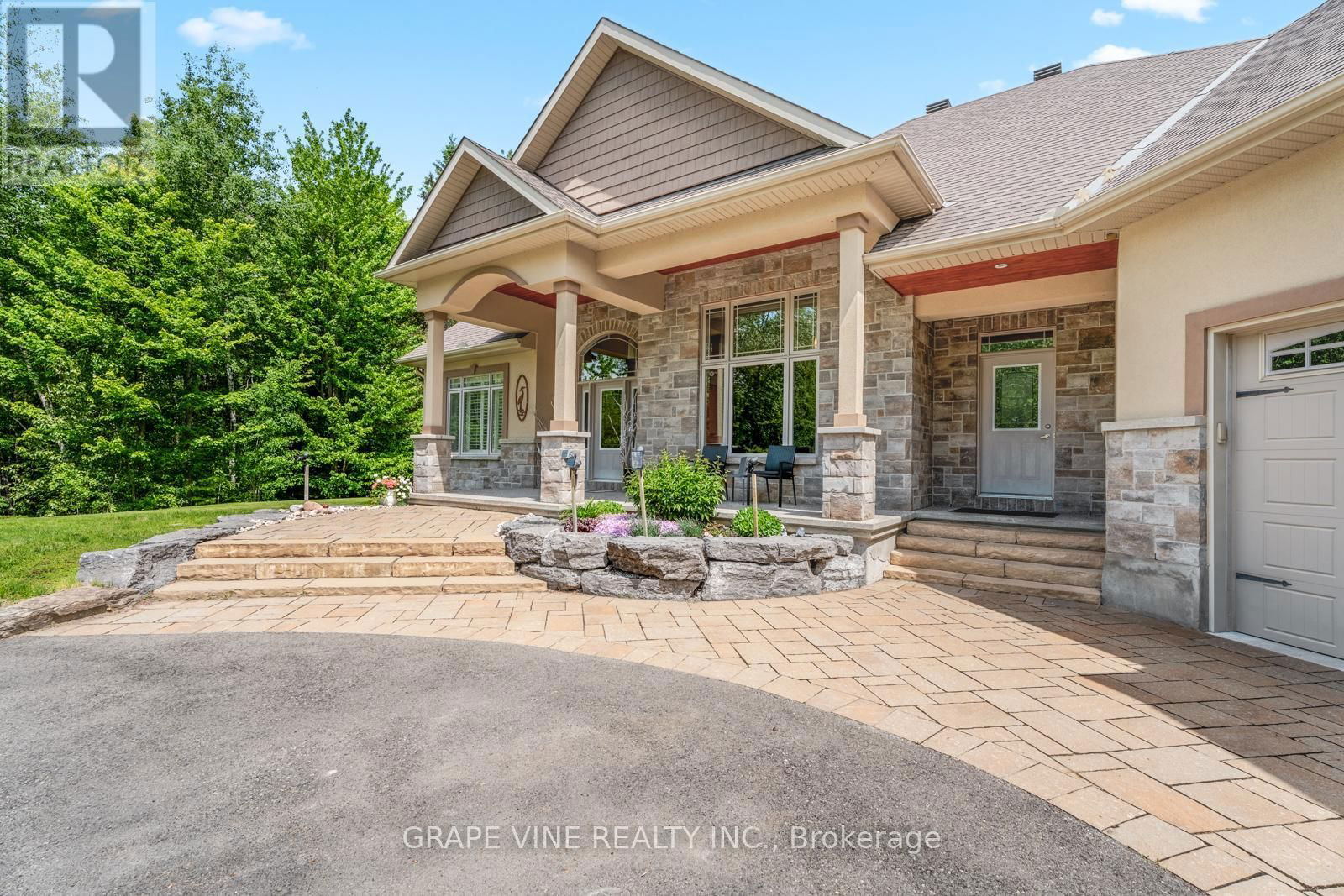 515 WEST LAKE CIRCLE Image 3