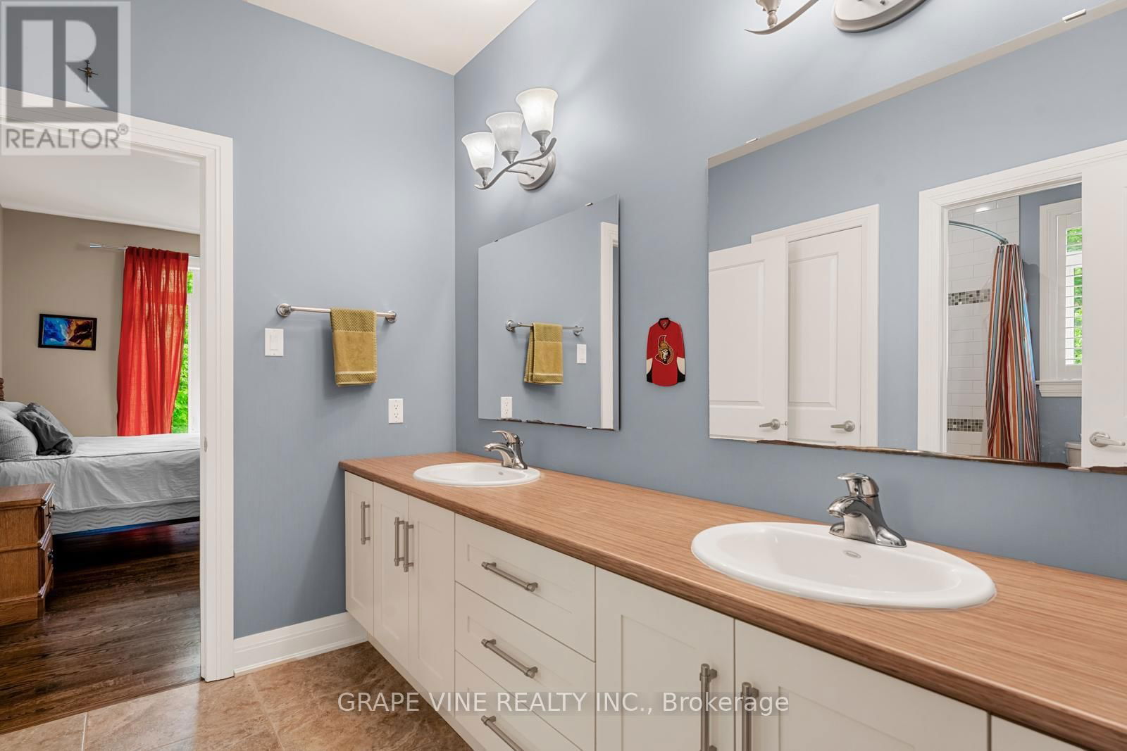 515 WEST LAKE CIRCLE Image 31
