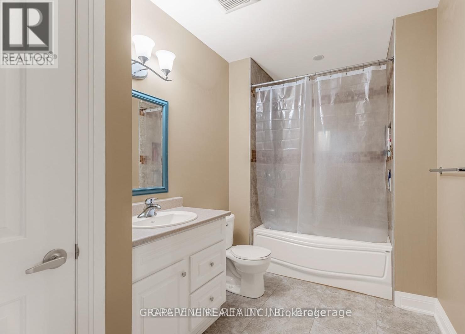 515 WEST LAKE CIRCLE Image 44