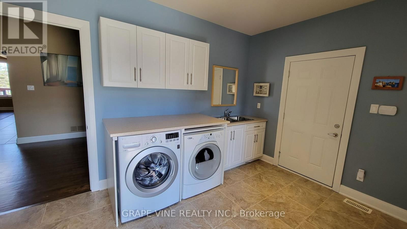 515 WEST LAKE CIRCLE Image 46