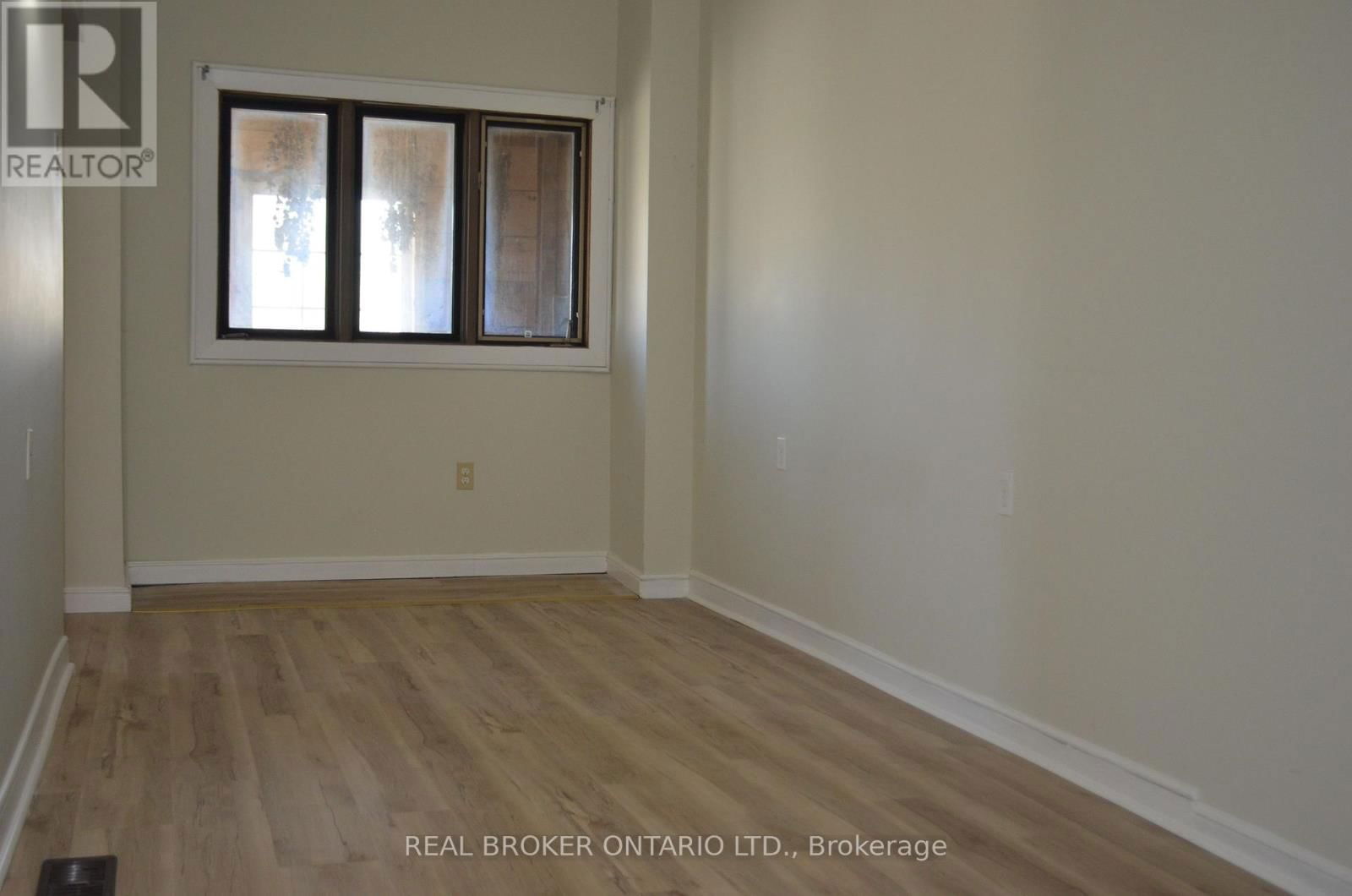 2 - 633785 63 ROAD Image 8