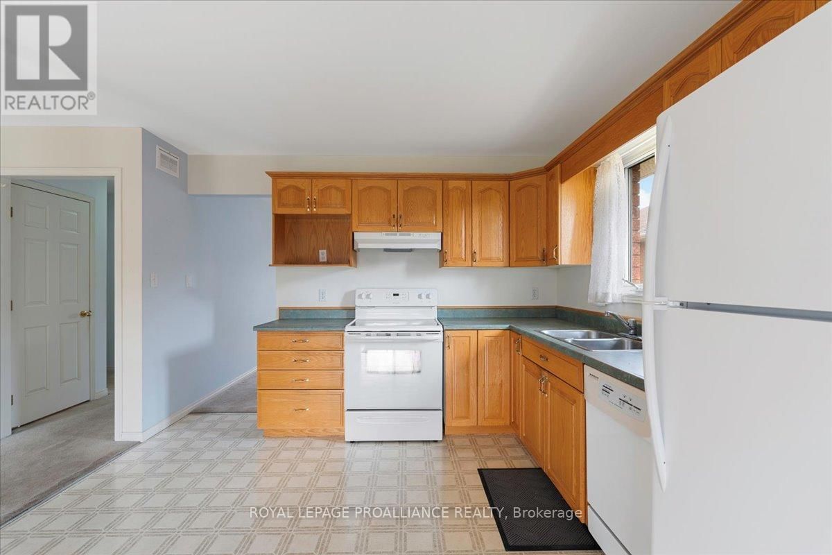 13 HICKORY GROVE Image 10