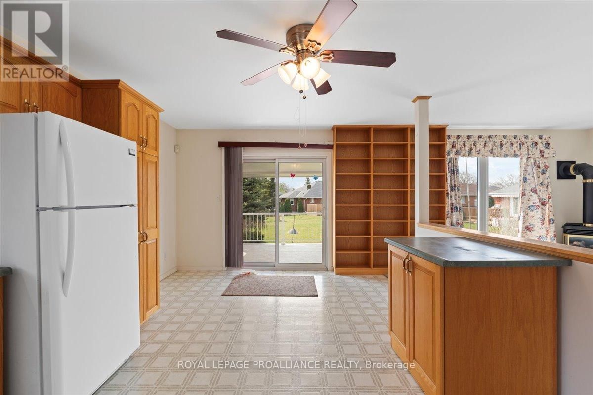 13 HICKORY GROVE Image 12