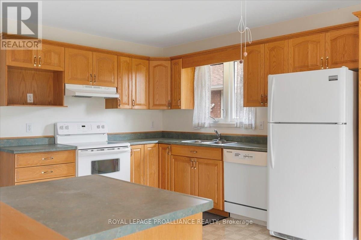 13 HICKORY GROVE Image 13