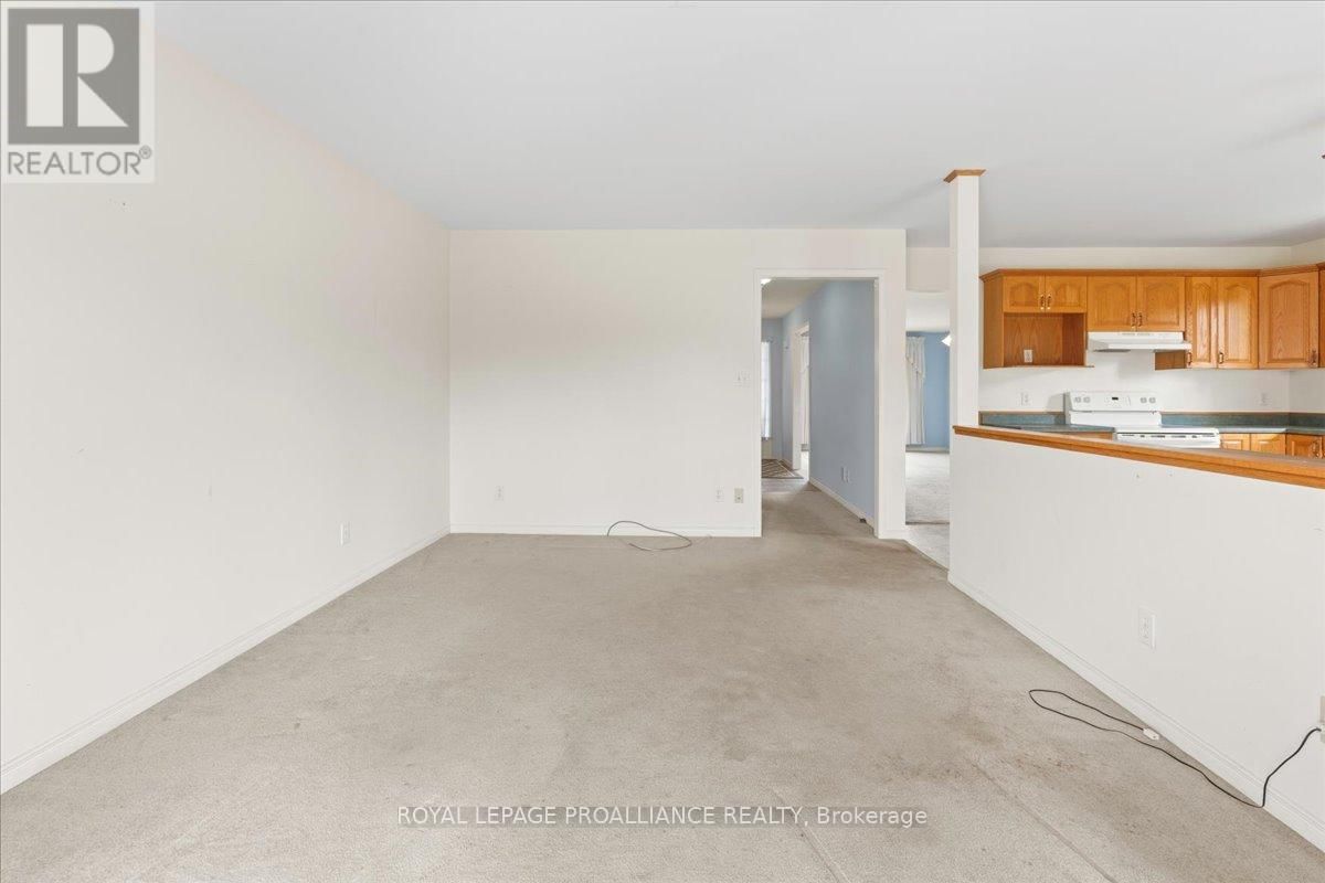 13 HICKORY GROVE Image 14