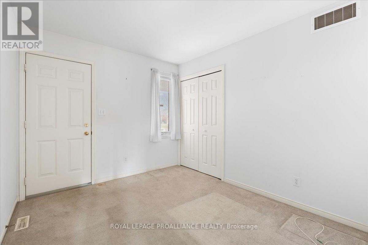 13 HICKORY GROVE Image 22