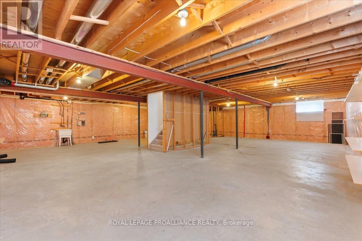 13 HICKORY GROVE Image 26