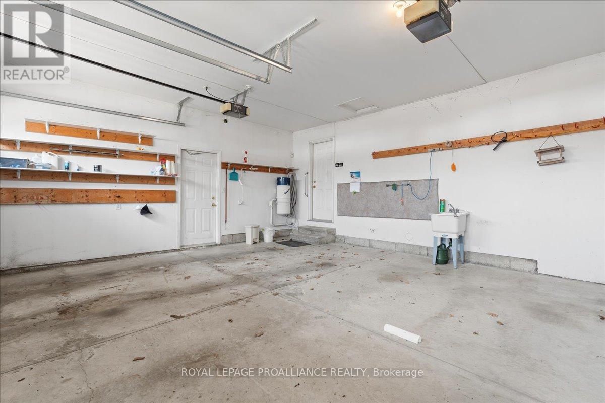 13 HICKORY GROVE Image 30