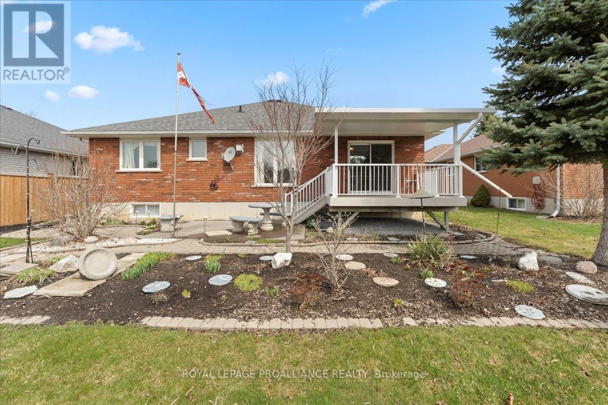 13 HICKORY GROVE Image 35