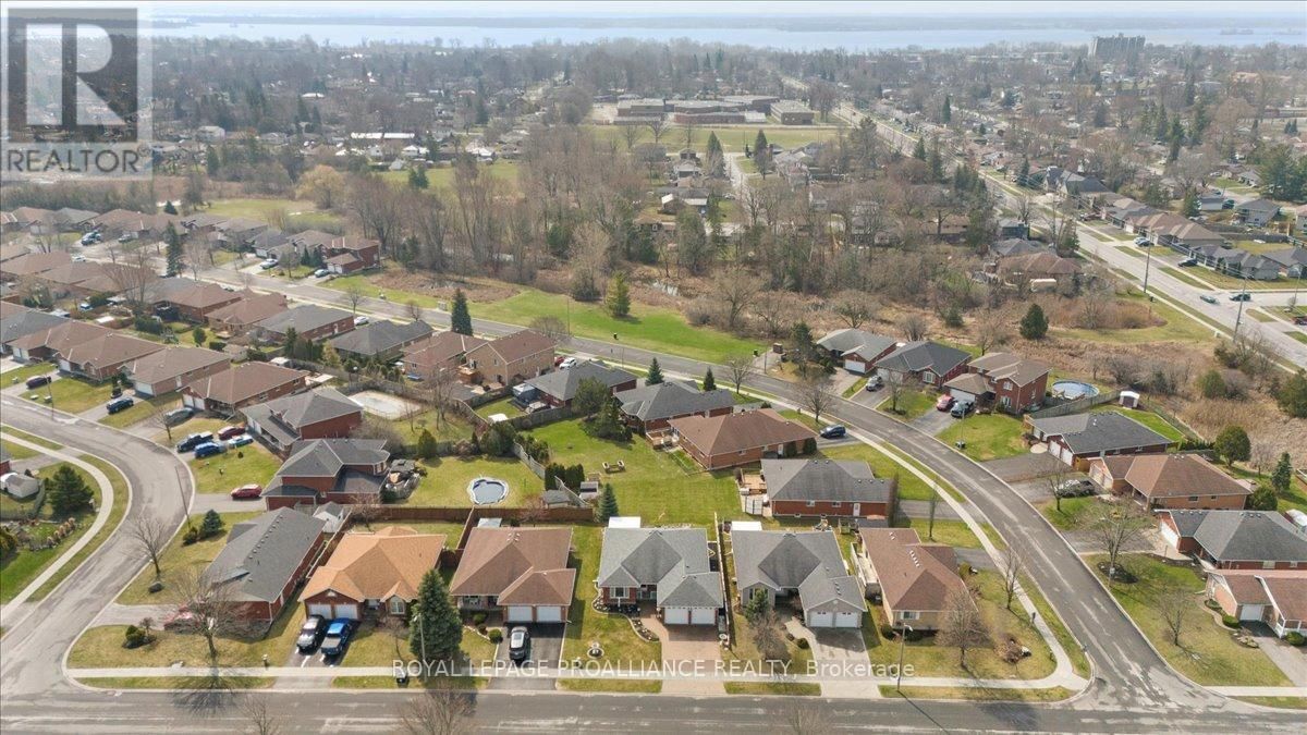 13 HICKORY GROVE Image 41
