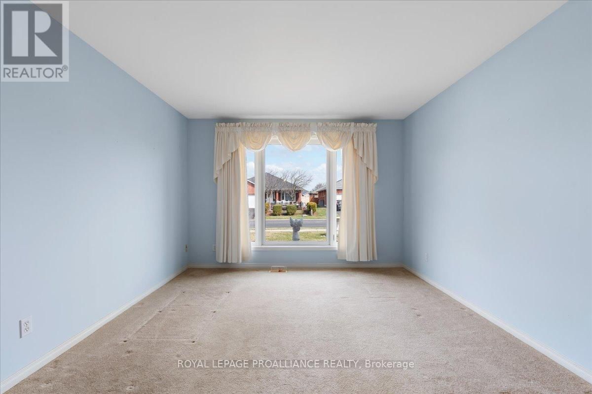 13 HICKORY GROVE Image 6