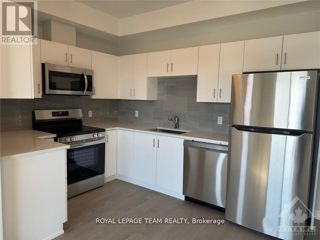 420 - 1350 HEMLOCK ROAD Image 3