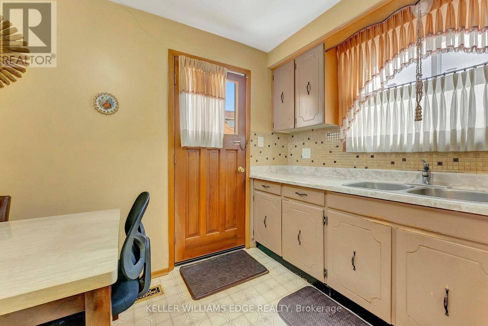 33 LYNWOOD DRIVE Image 14