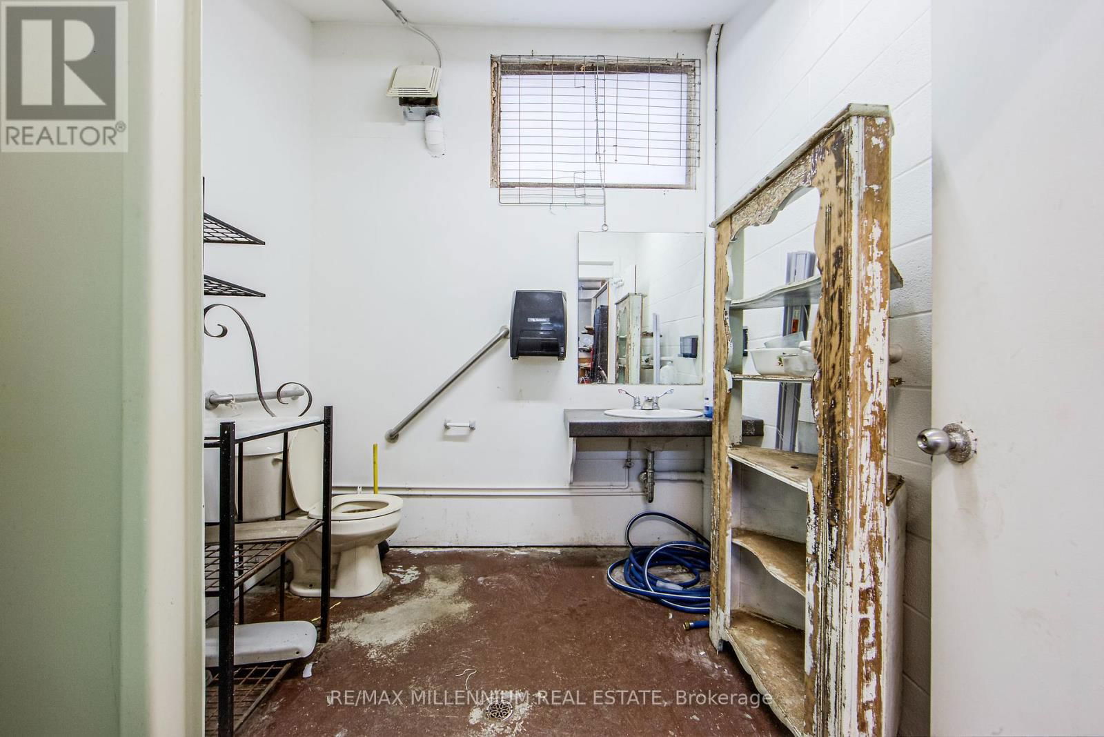 6 HOFFMAN STREET Image 17