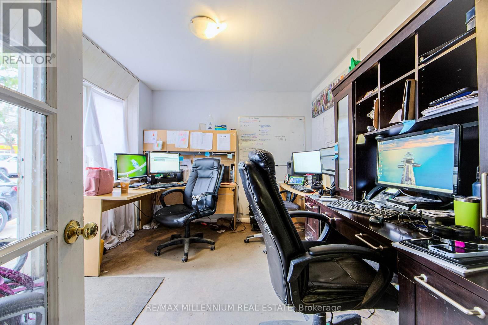 6 HOFFMAN STREET Image 25