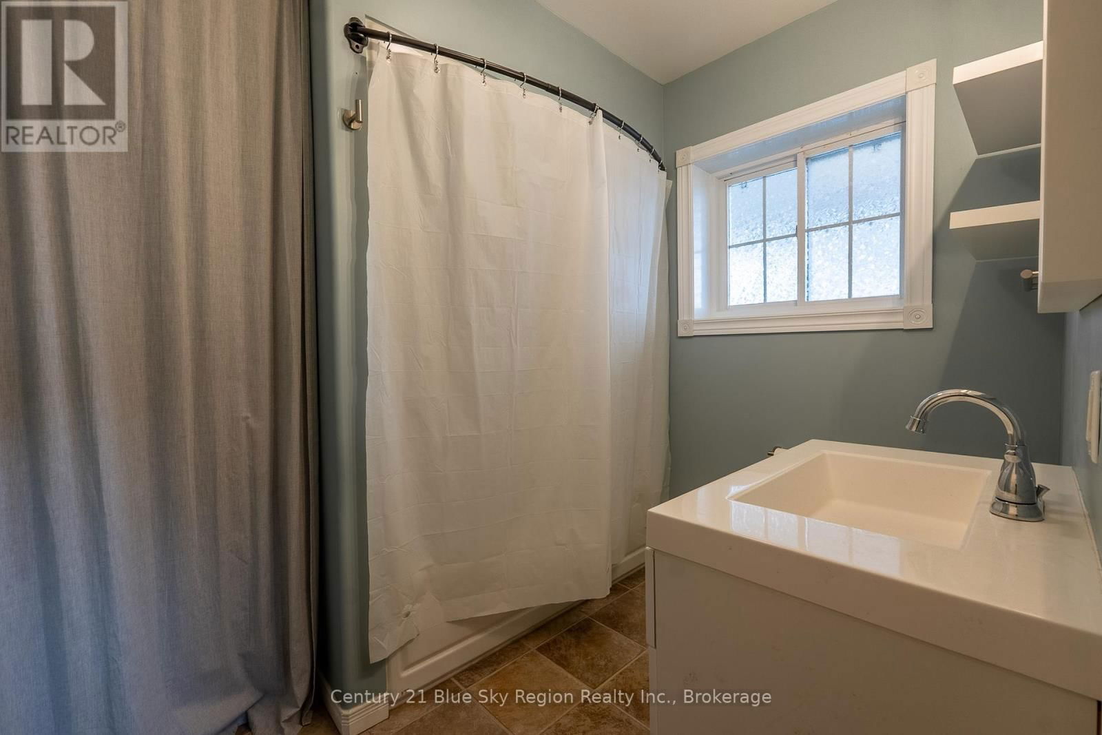 144 WILLIAM STREET Image 24
