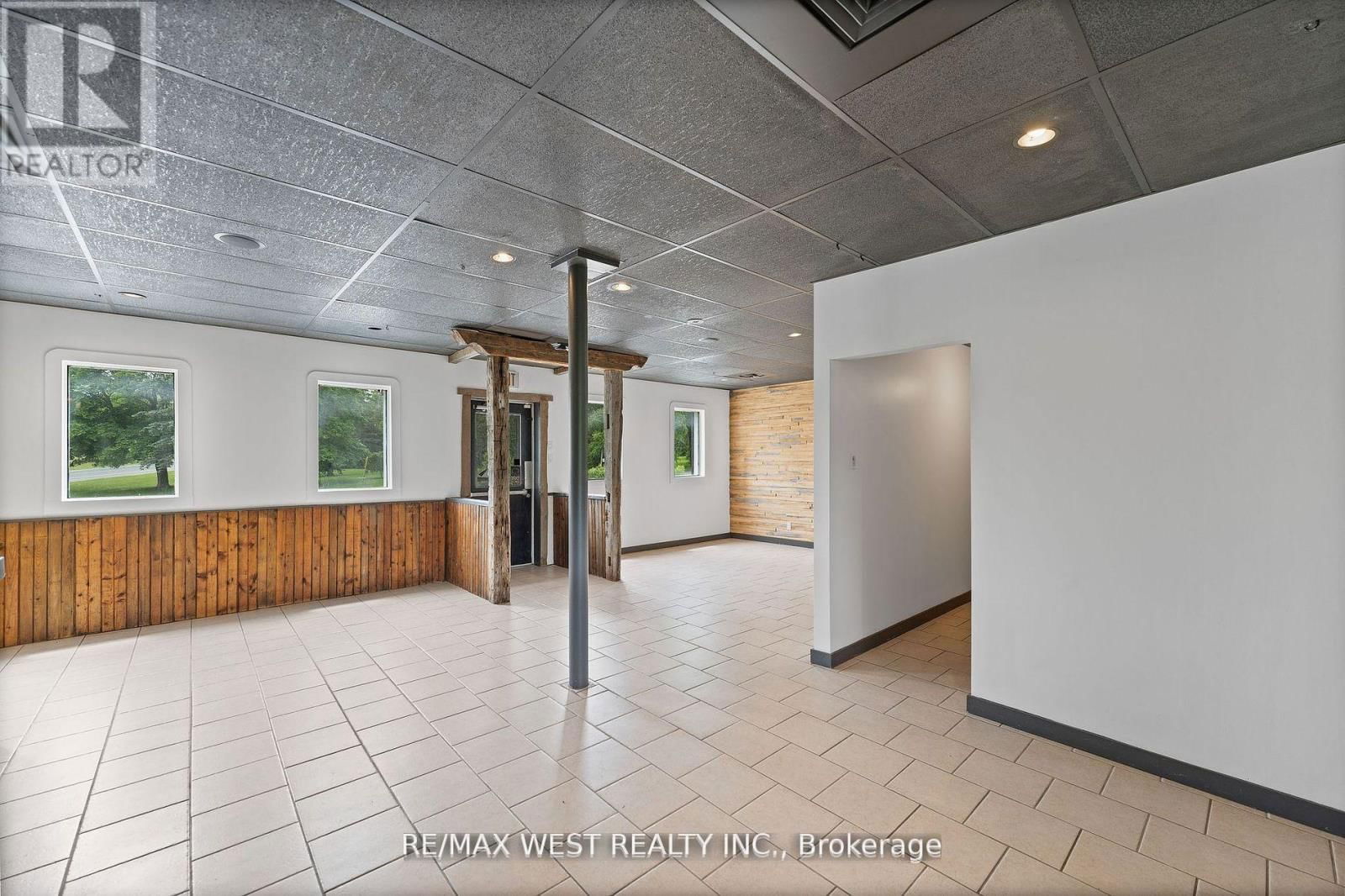 8642 LANDER ROAD Image 11