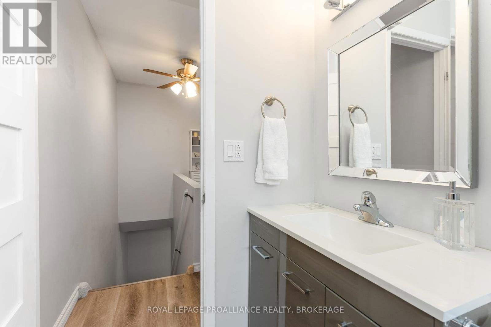 11 - 27 ADDINGTON STREET Image 12
