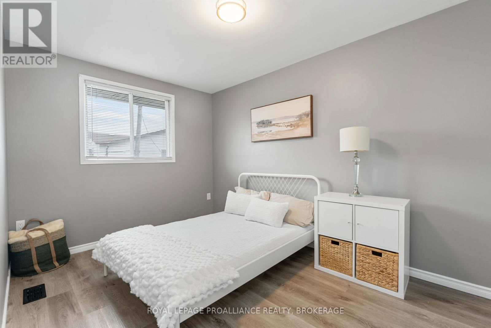 11 - 27 ADDINGTON STREET Image 16
