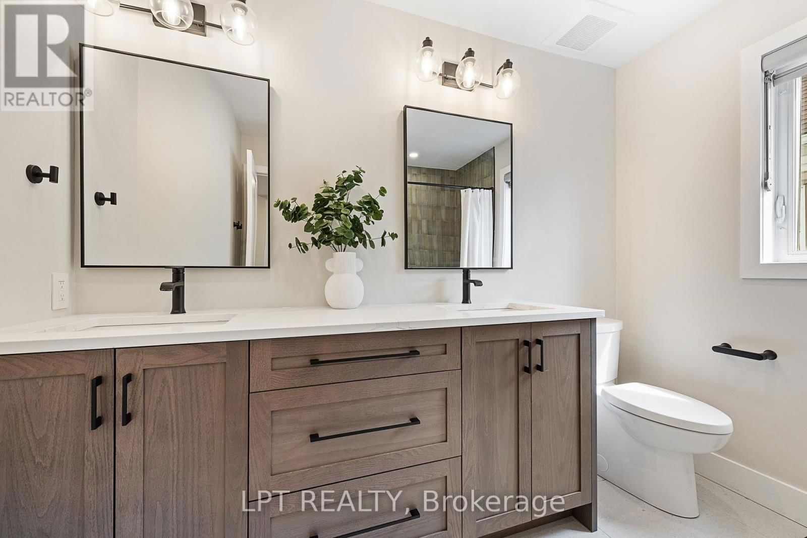 2833 HANK RIVERS DRIVE Image 32