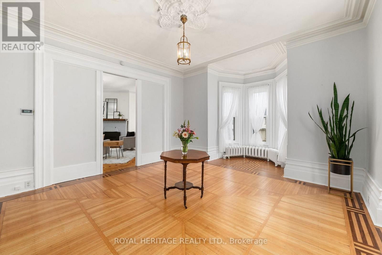 33 KINGSLEY AVENUE Image 10