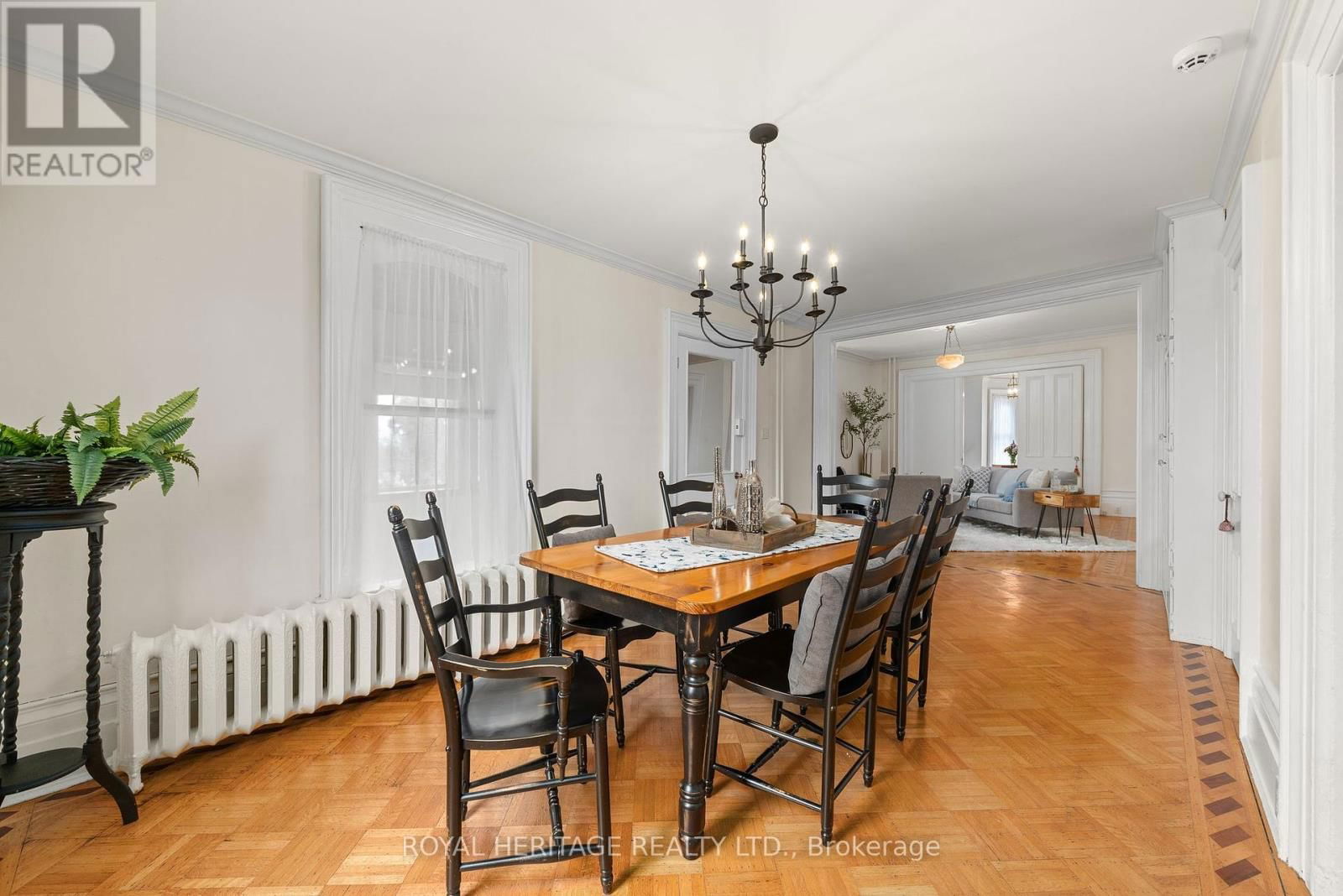 33 KINGSLEY AVENUE Image 22