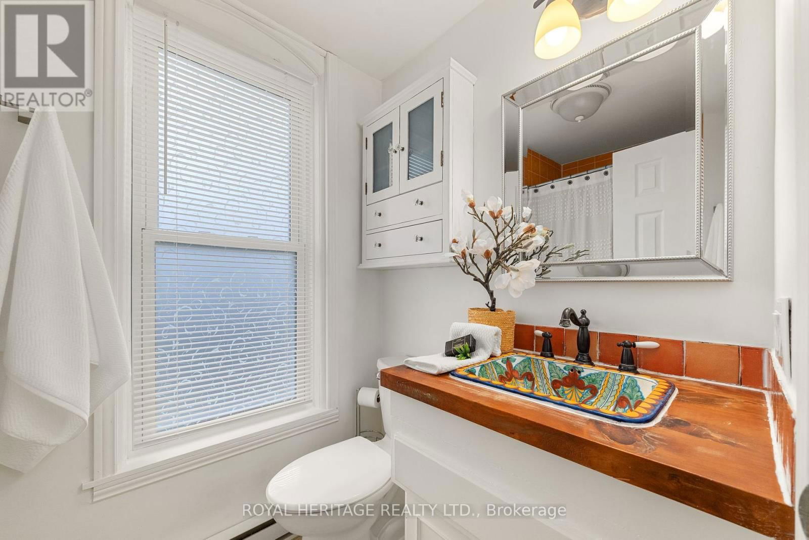 33 KINGSLEY AVENUE Image 23