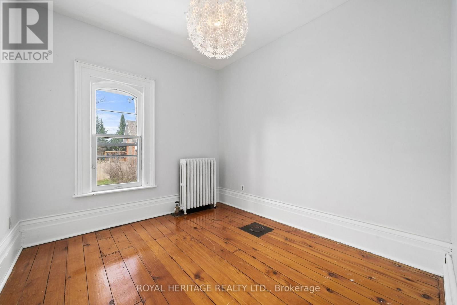 33 KINGSLEY AVENUE Image 33