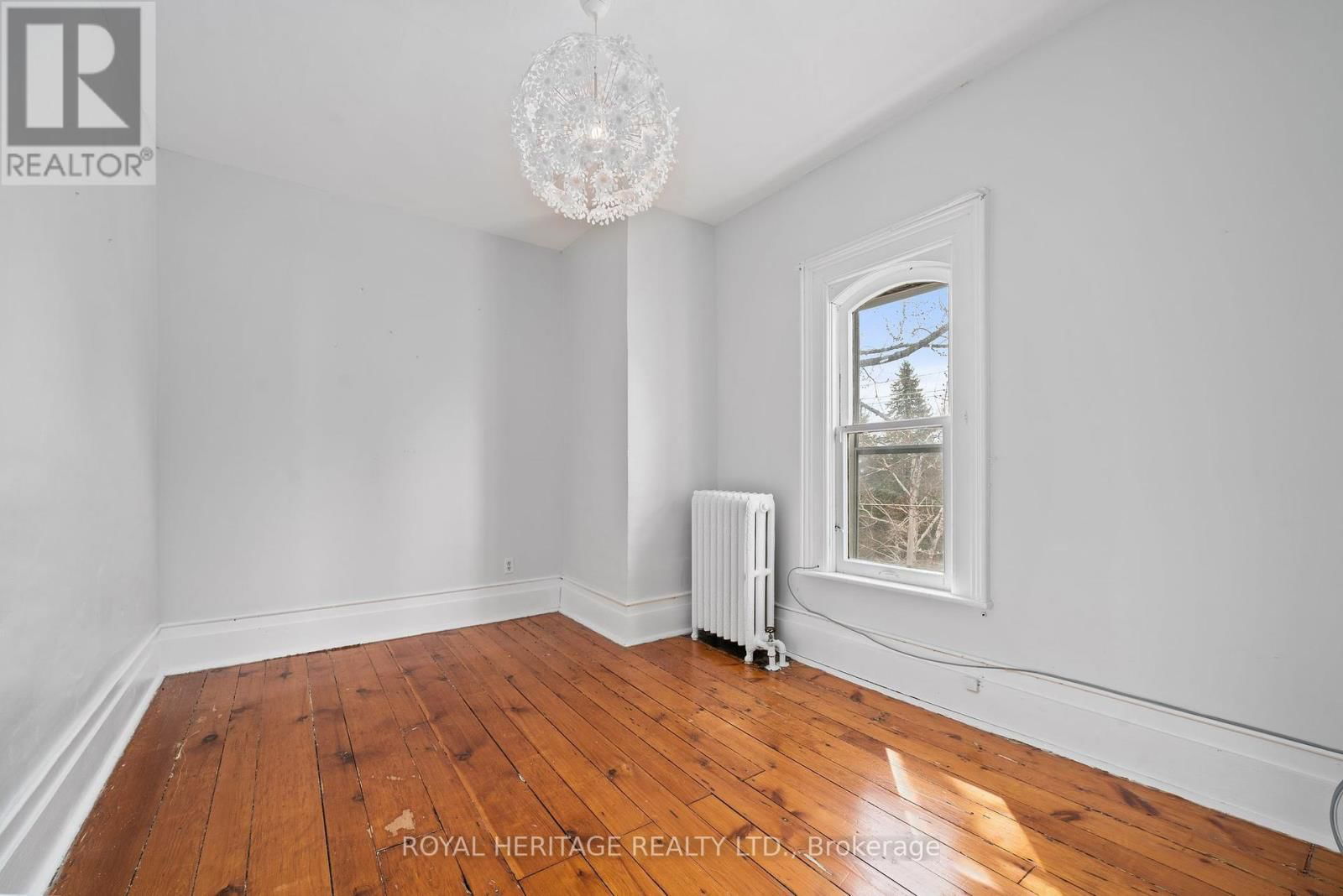 33 KINGSLEY AVENUE Image 35