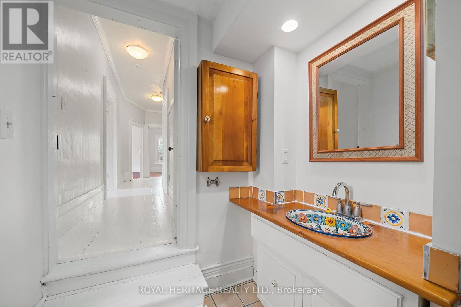 33 KINGSLEY AVENUE Image 37