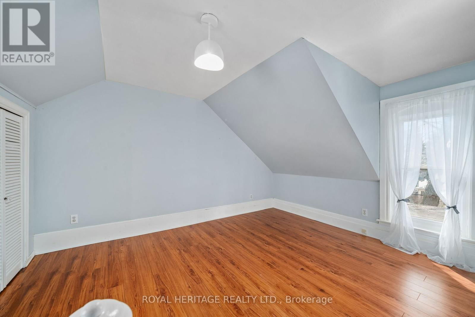 33 KINGSLEY AVENUE Image 40